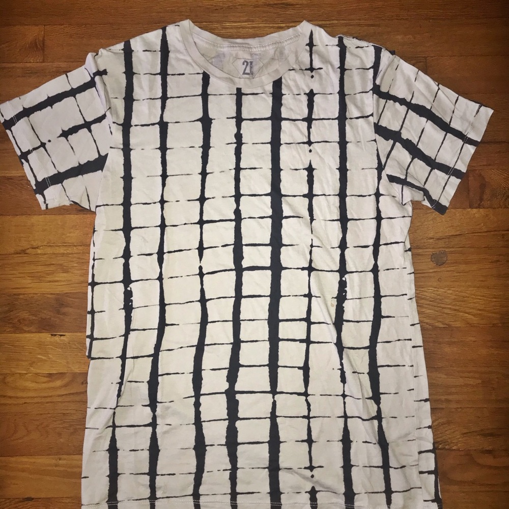 Forever 21 Men’s Tee in Excellent Condition.